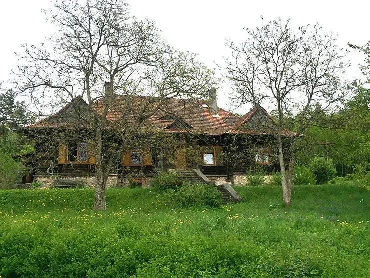 Barcza - dom wybudowany na biuro i mieszkanie pracownika zarządu kamieniołomu, fot. Andrzej Jóźwiak
